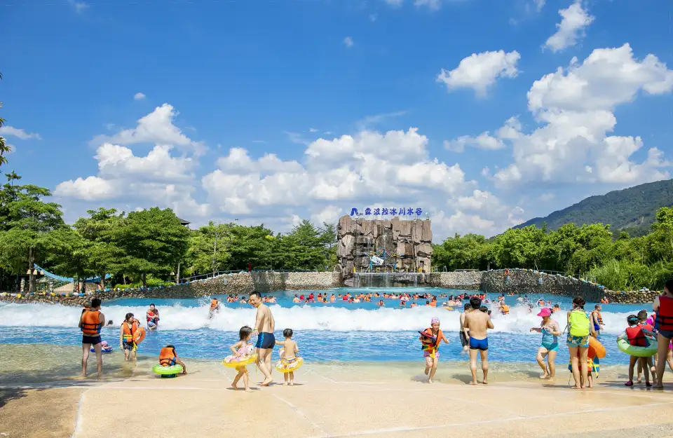 Wave pool at the glacier-themed water park